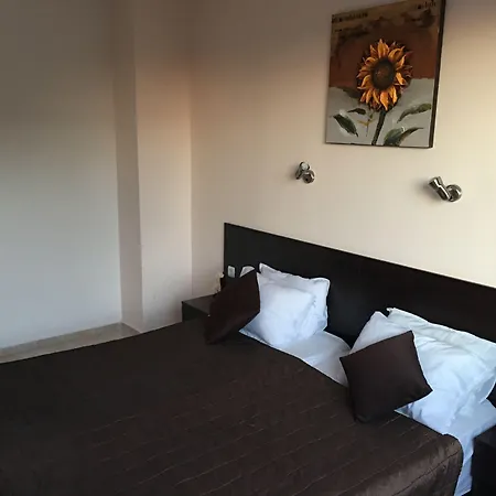 Elite Is Located In The Old Town Of Апартаменти *